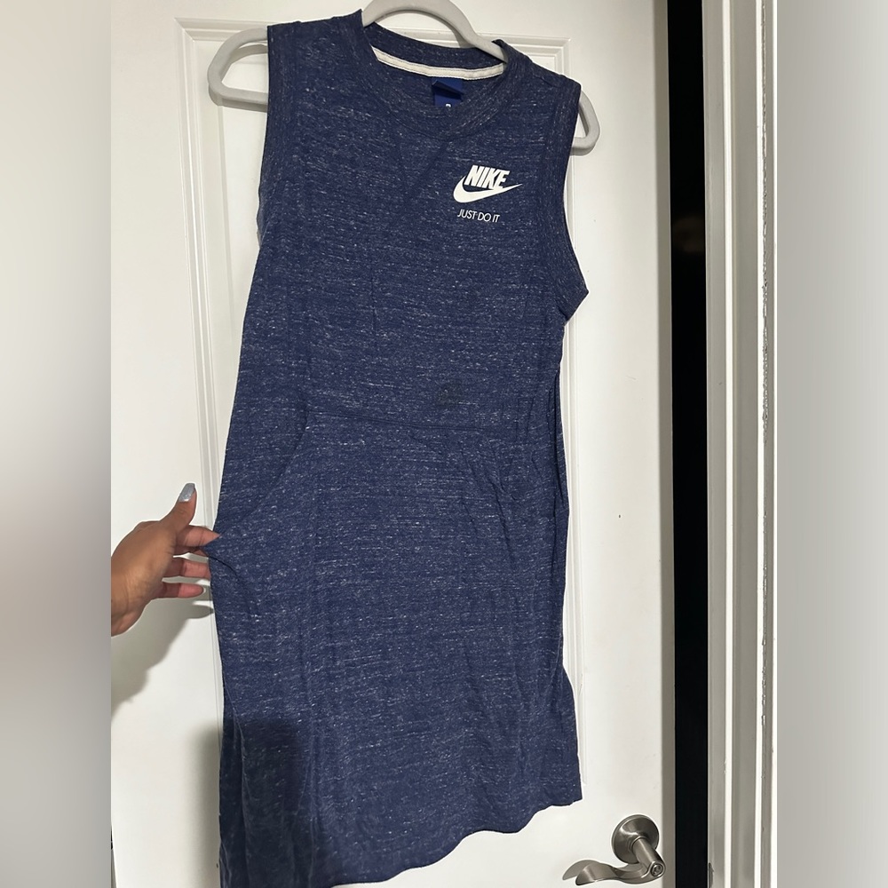 Sleeveless sporty dress